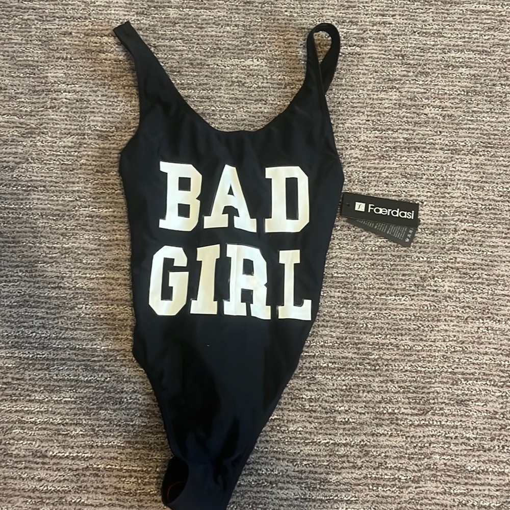Size medium women’s one piece bathing suit